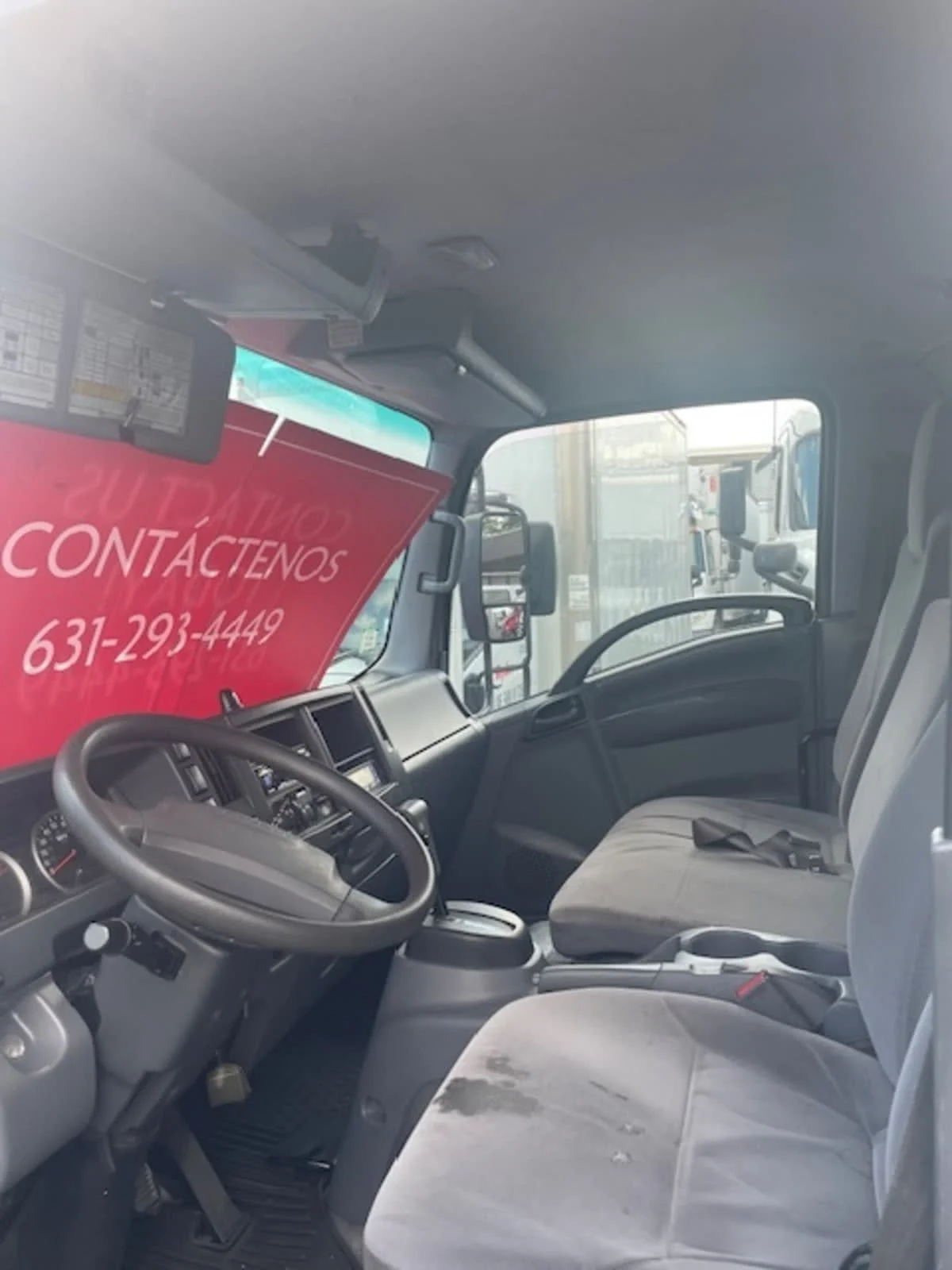 2017 Isuzu NRR - image 8