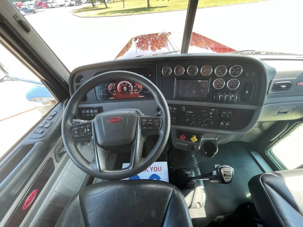 2024 Peterbilt 389 in Springfield, MO — photo 12