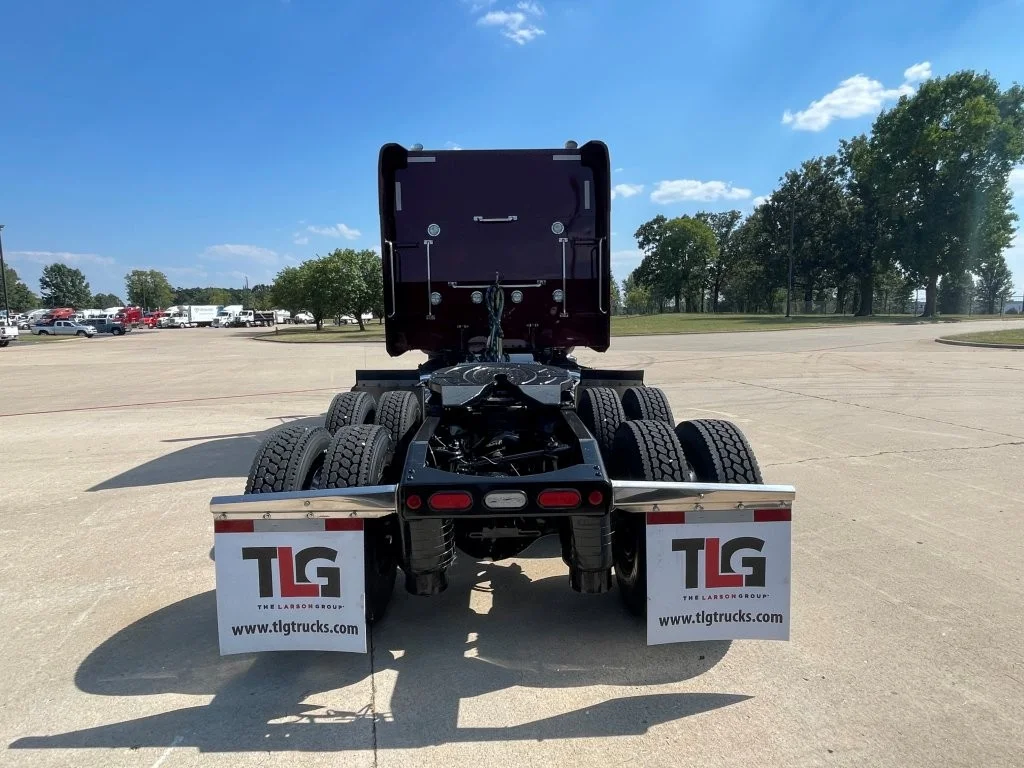 2024 Peterbilt 389 in Springfield, MO — photo 4