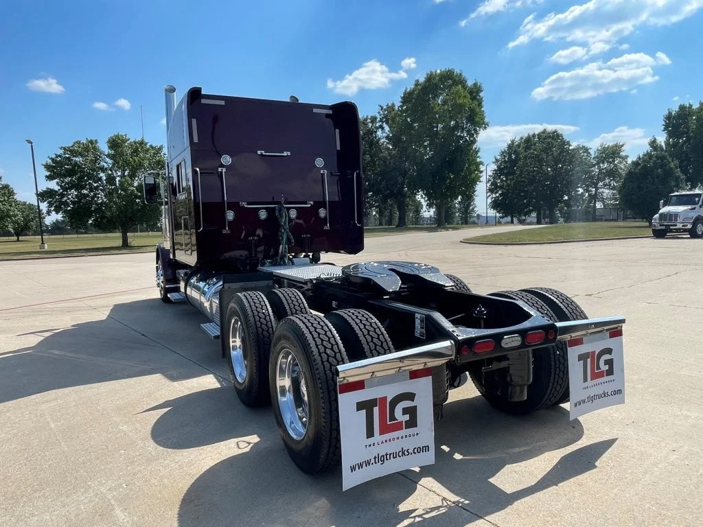 2024 Peterbilt 389 in Springfield, MO — photo 3