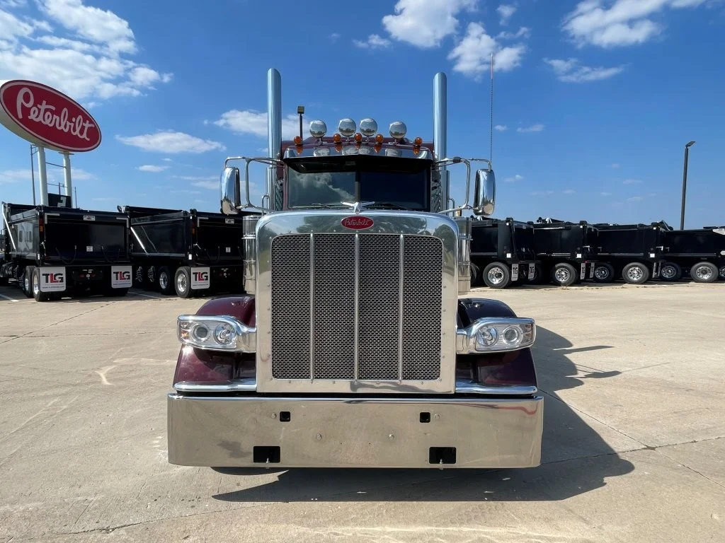 2024 Peterbilt 389 in Springfield, MO — photo 8