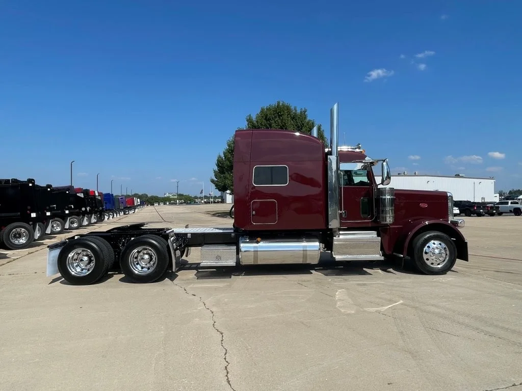 2024 Peterbilt 389 in Springfield, MO — photo 6