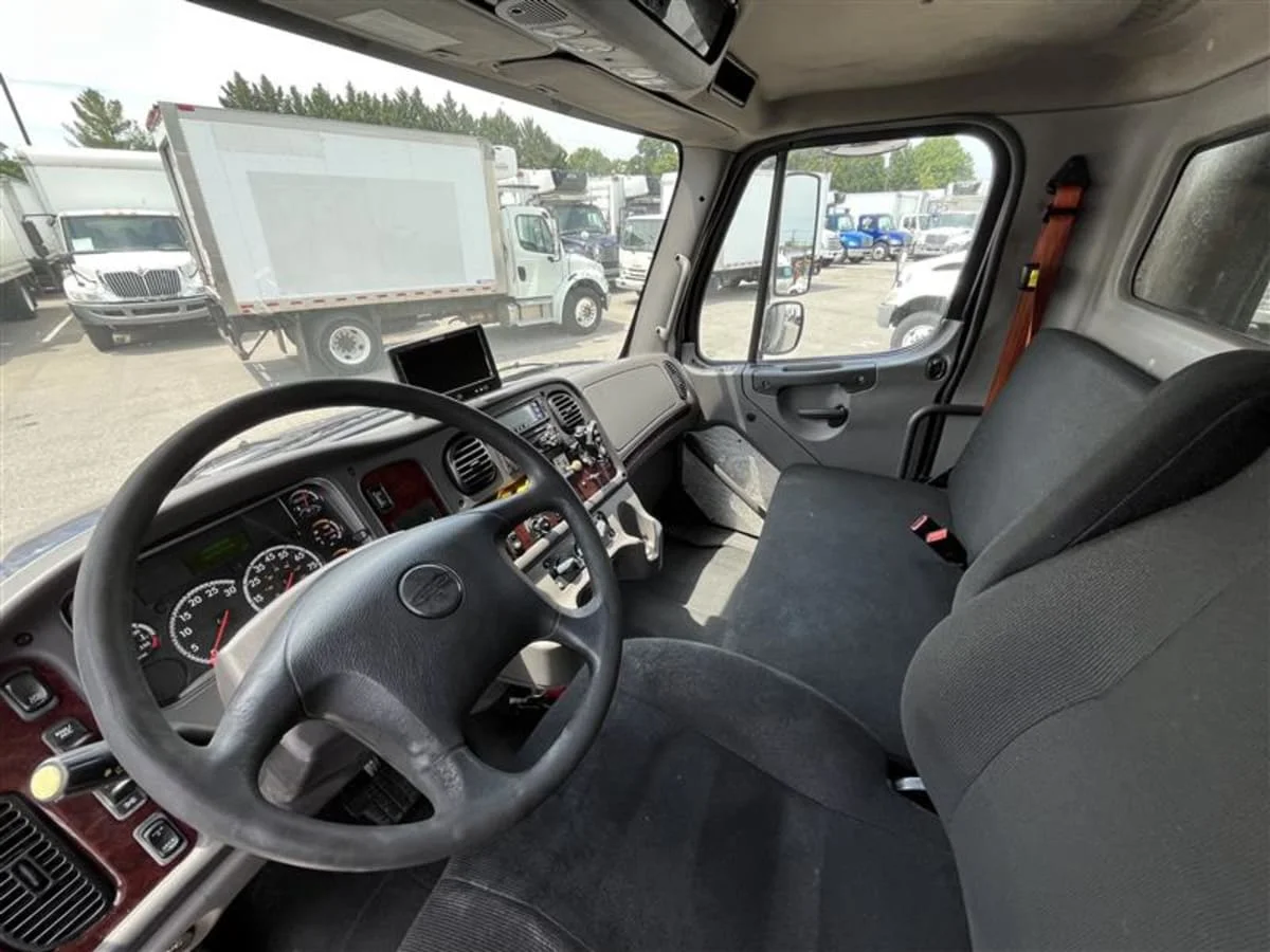 2019 Freightliner M2 106 in Beltsville, MD — photo 8
