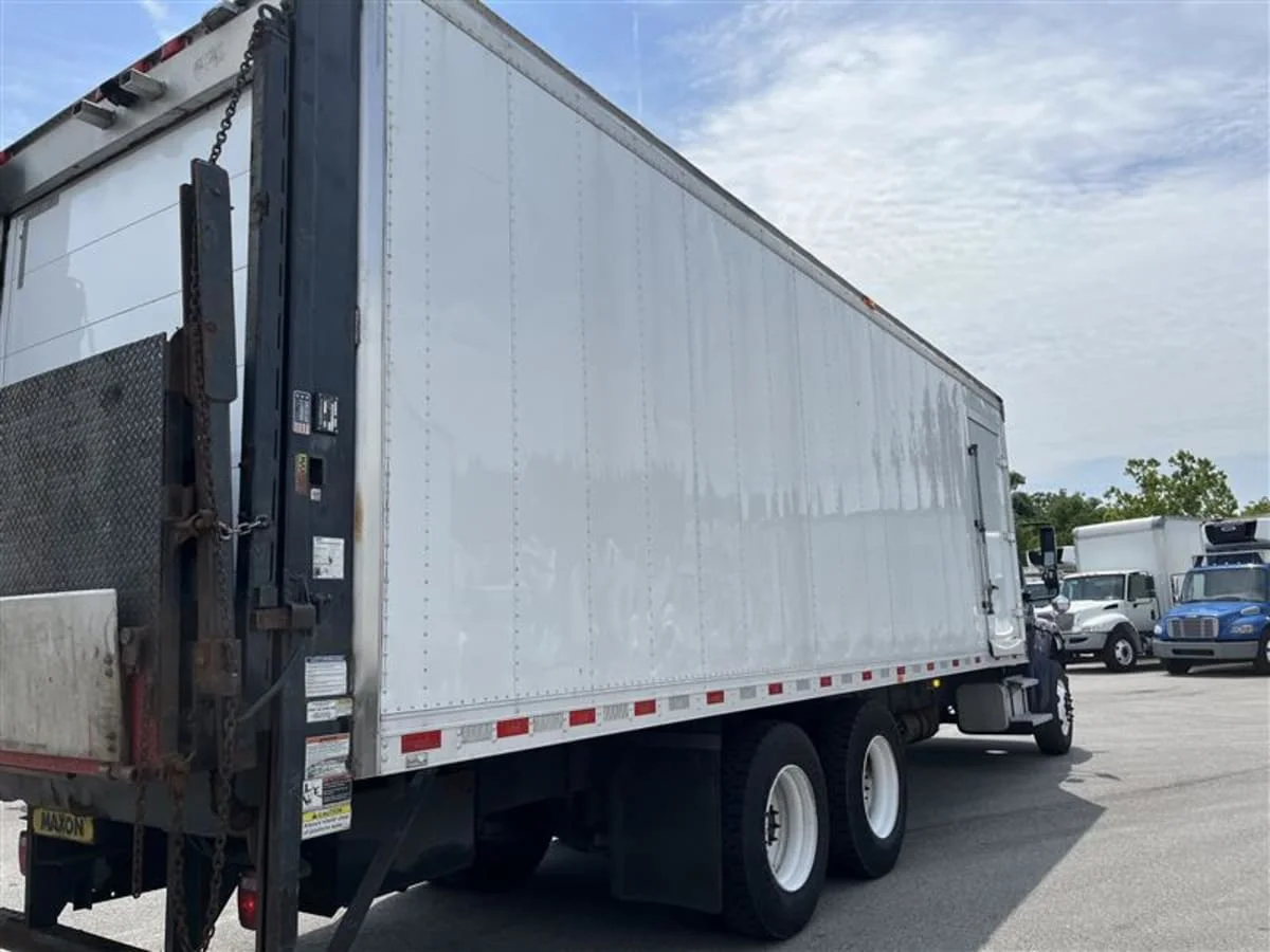 2019 Freightliner M2 106 in Beltsville, MD — photo 4