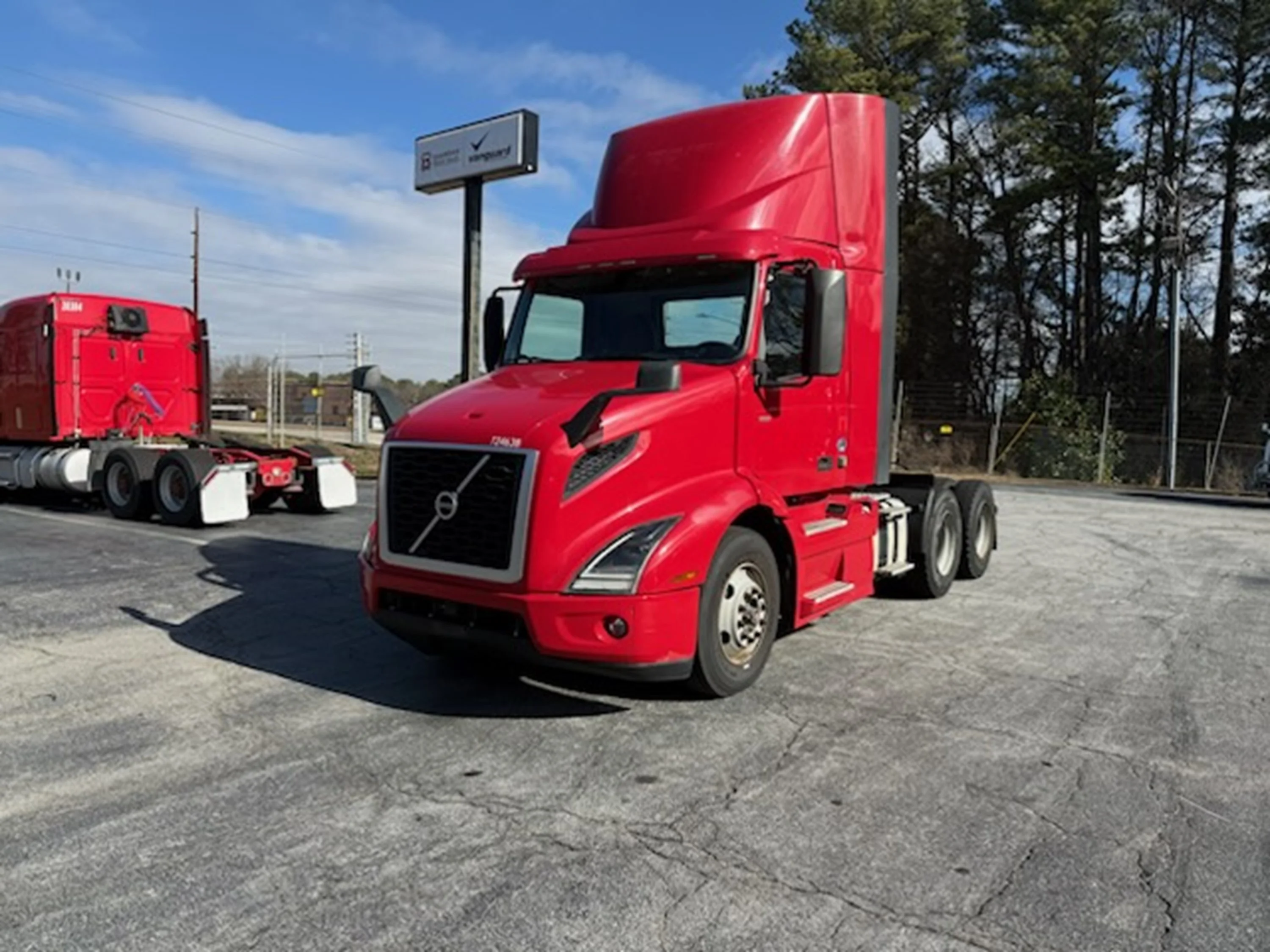 2021 Volvo VNR 640