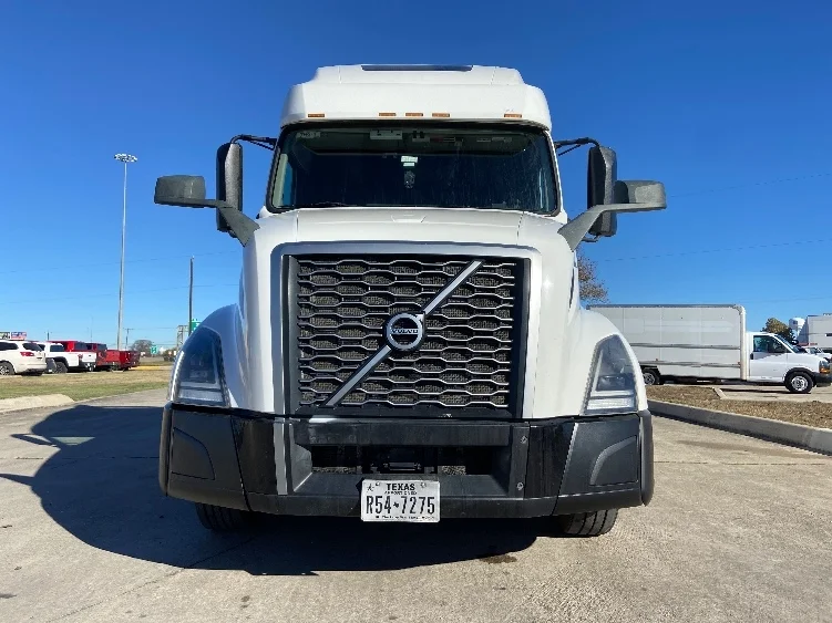 2022 Volvo VNL 760 - image 2