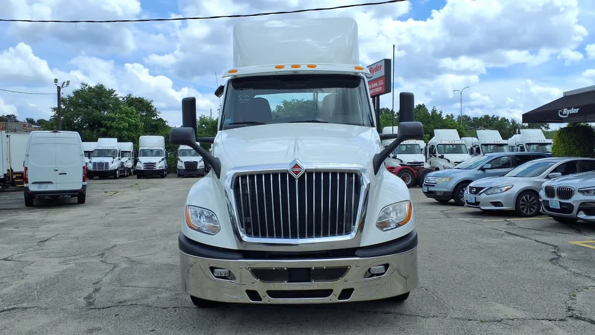 2020 International LT in Warwick, RI — photo 2