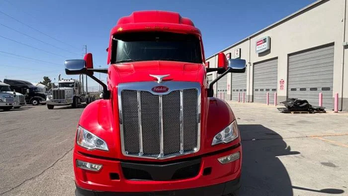 2024 Peterbilt 579 - image 3