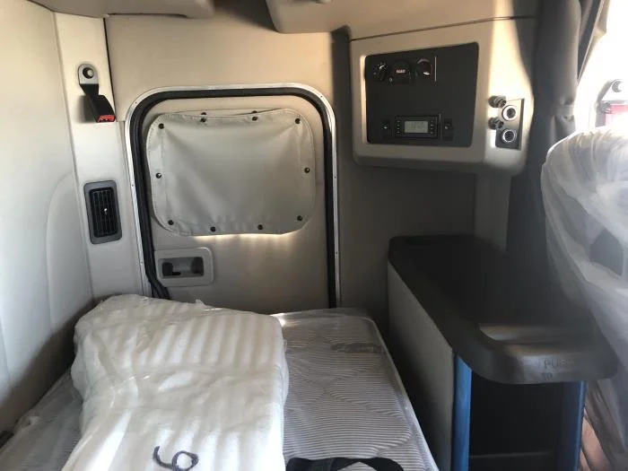 2024 Peterbilt 579 - image 5