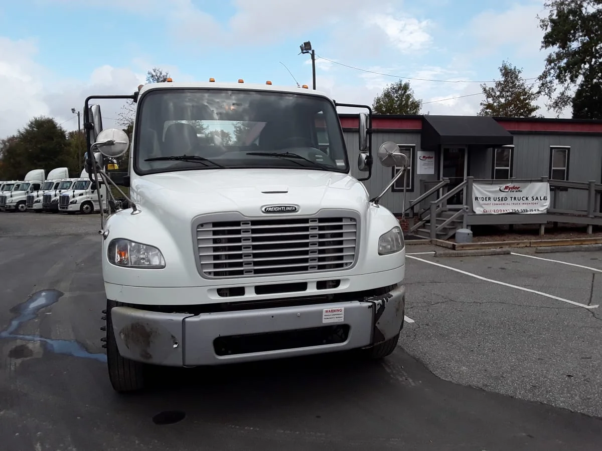 2014 Freightliner M2 106 - image 2