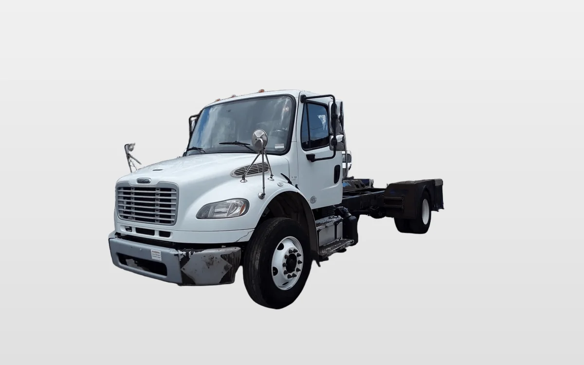 2014 Freightliner M2 106 - image 1
