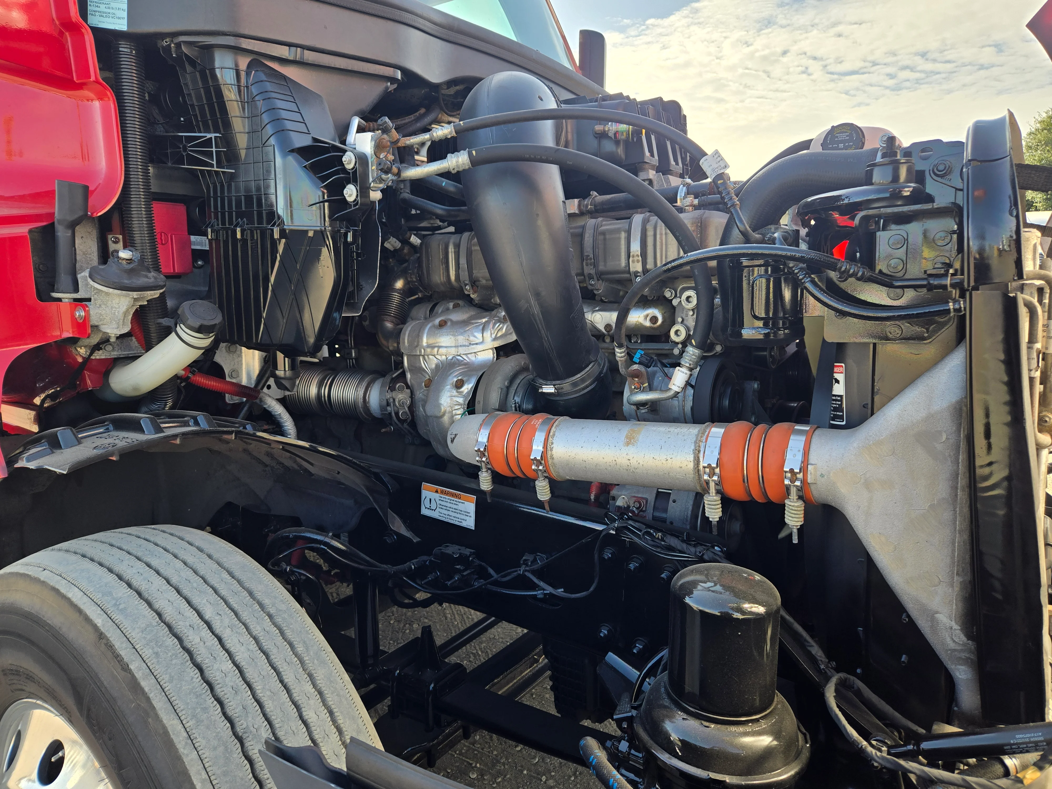 2021 Freightliner Cascadia in Fresno, CA — photo 15