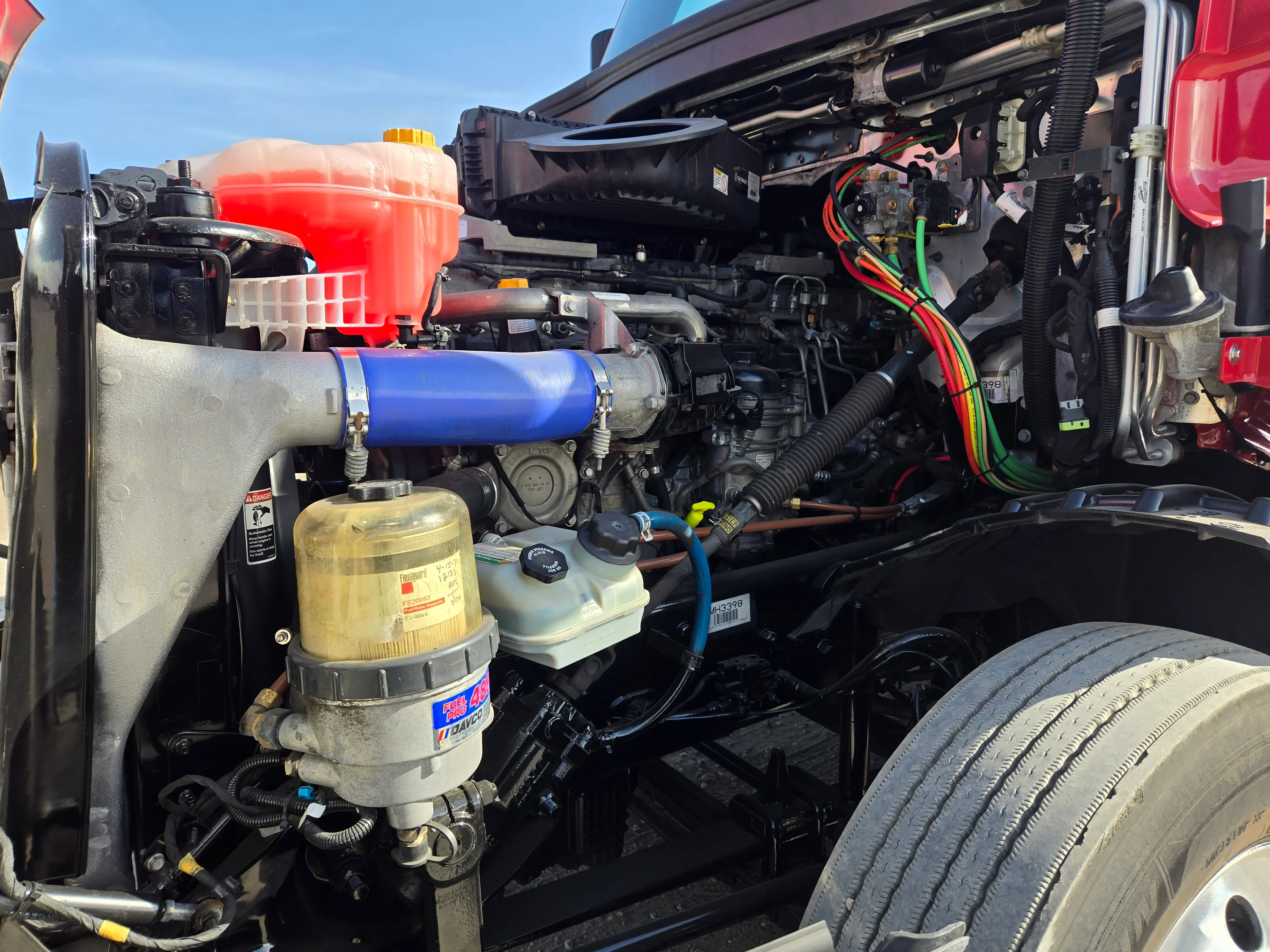 2021 Freightliner Cascadia in Fresno, CA — photo 14