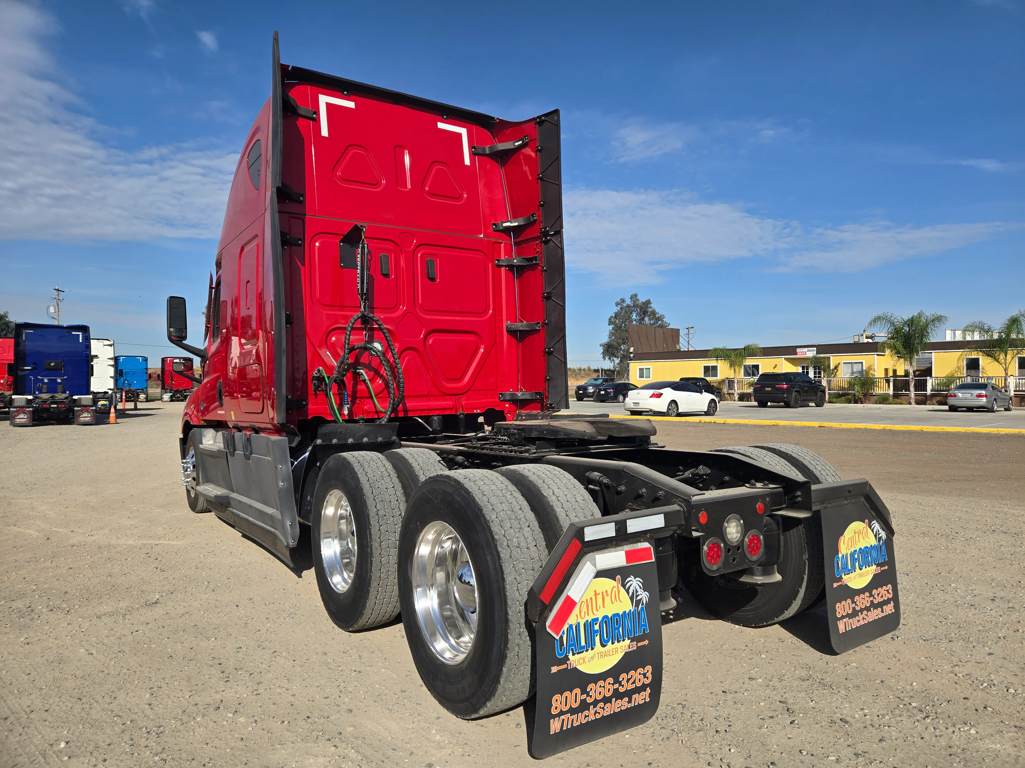 2021 Freightliner Cascadia in Fresno, CA — photo 7