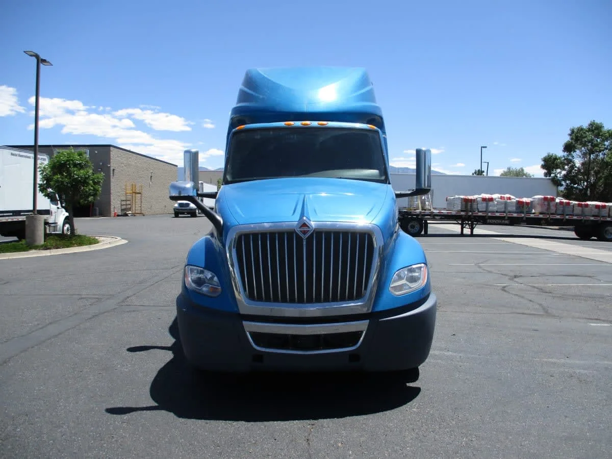 2021 International LT in Commerce City, CO — photo 2