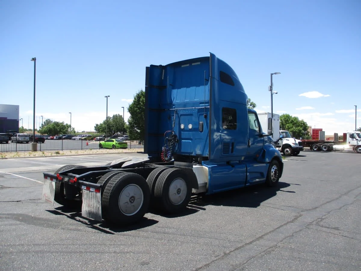2021 International LT in Commerce City, CO — photo 4