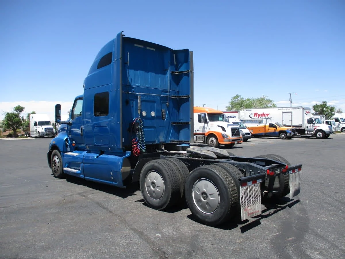 2021 International LT in Commerce City, CO — photo 6