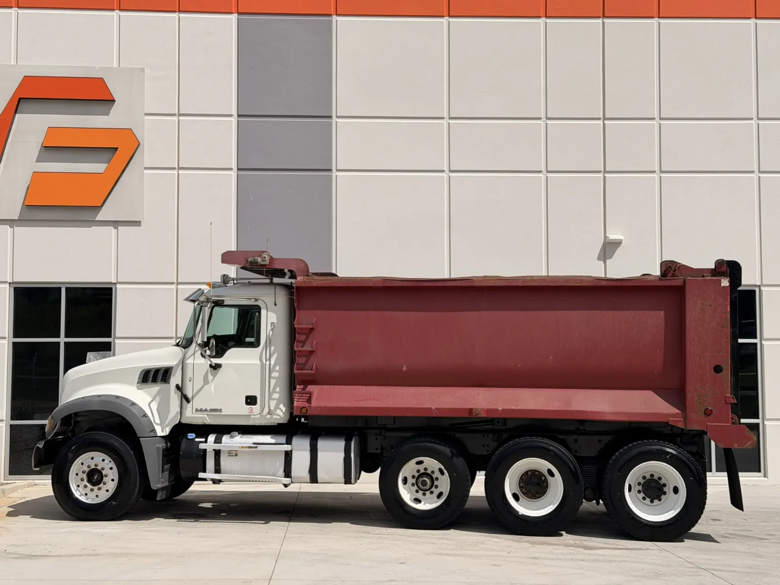 2015 Mack Granite in Greer, SC — photo 5