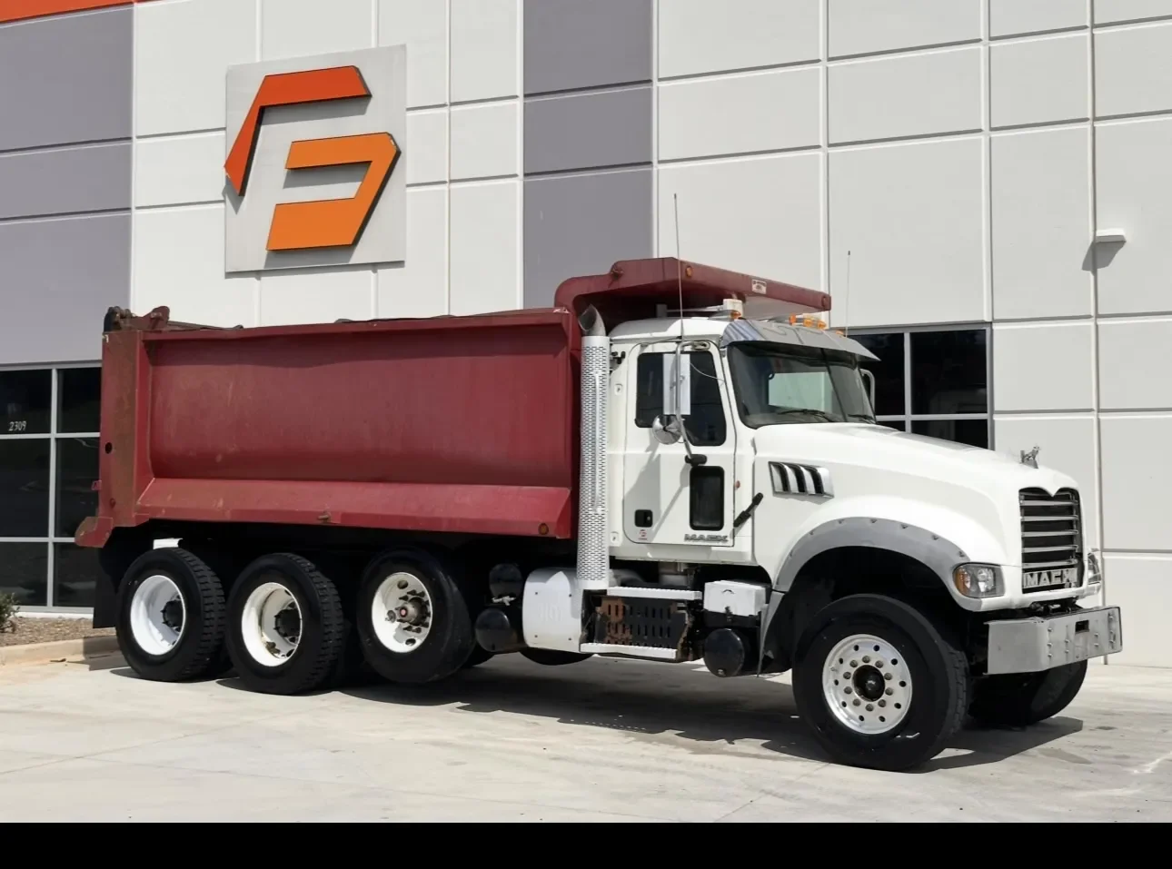 2015 Mack Granite in Greer, SC — photo 2