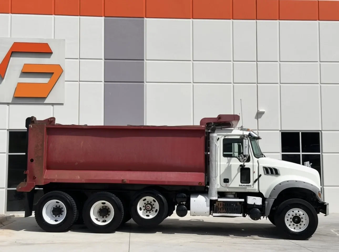 2015 Mack Granite in Greer, SC — photo 4