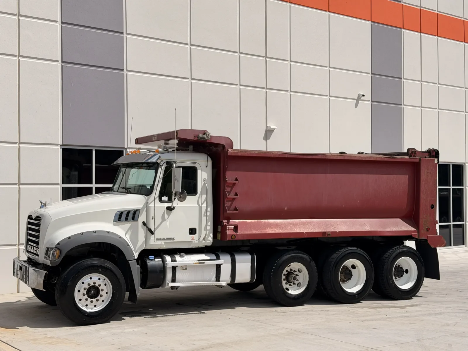 2015 Mack Granite in Greer, SC — photo 3