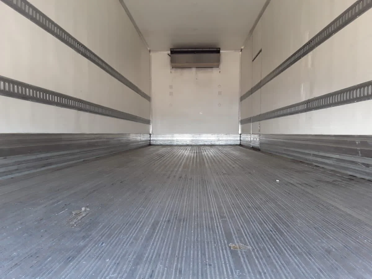 2019 Freightliner M2 106 - image 9