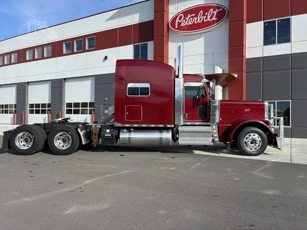 2023 Peterbilt 389 - image 8
