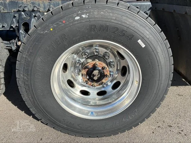 2023 Peterbilt 389 - image 23