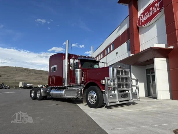 2023 Peterbilt 389 - image 7