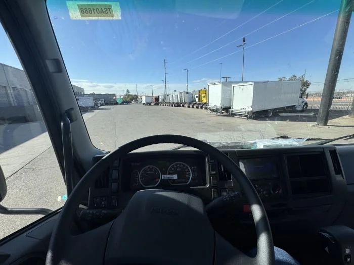 2026 Isuzu FTR — photo 9