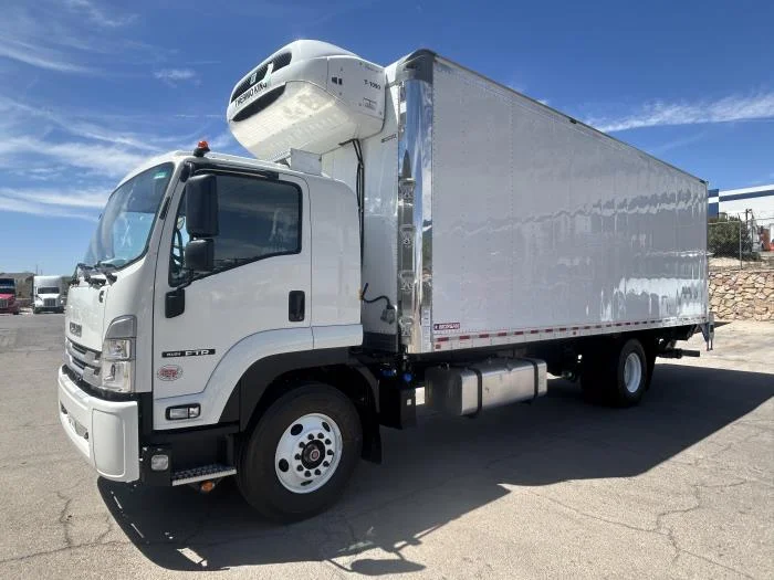 2026 Isuzu FTR — photo 2