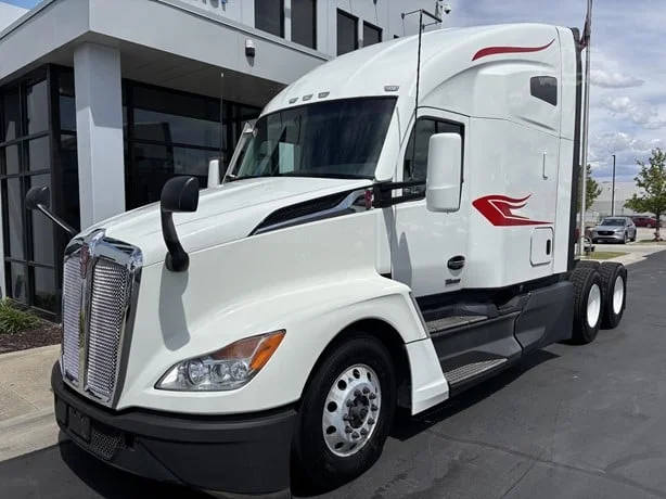 2023 Kenworth T680