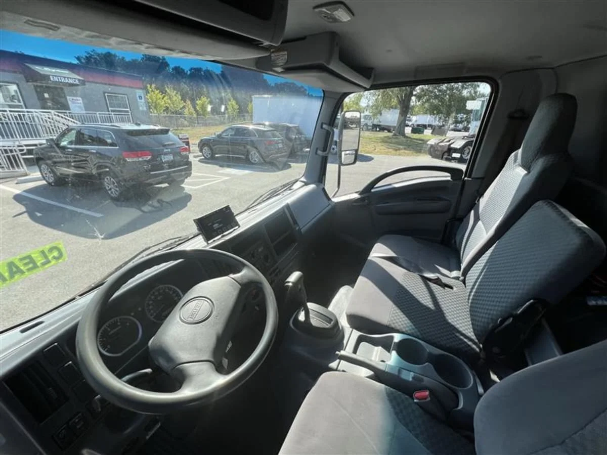 2012 Isuzu NQR - image 8