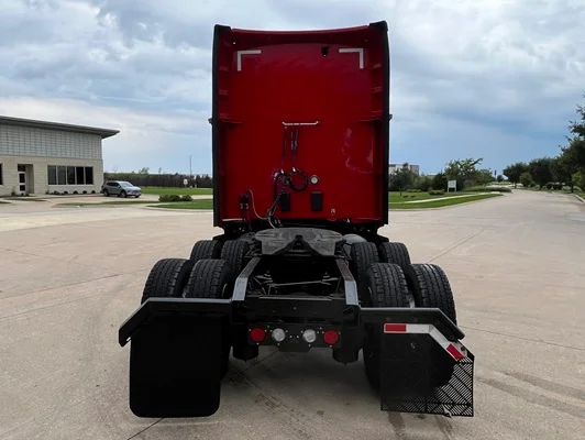 2024 Kenworth T680 in Cedar Rapids, IA — photo 9