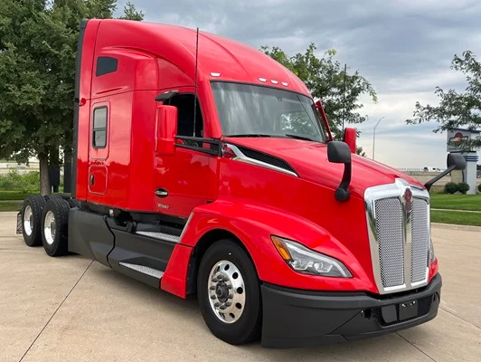 2024 Kenworth T680 in Cedar Rapids, IA